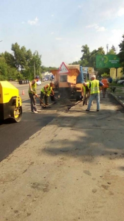 Активізувати ремонт доріг у Черкасах доручив міський голова комунальникам