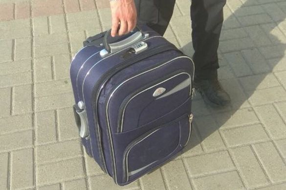 Патрульні знайшли в Черкасах зниклу валізу (ФОТО)