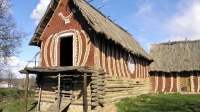 “Черняхівська” намистина та наконечник списа поповнили фонди заповідника “Трипільська культура”