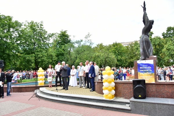 ЧДТУ випустив майже 1200 дипломованих фахівців