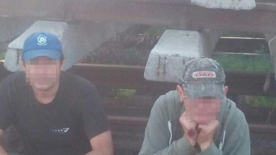 Двоє злодіїв розбирали залізничну колію просто в місті