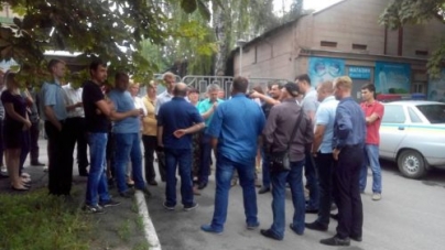 Рейдери намагалися захопити завод дитячого харчування в Золотоноші (Фото)