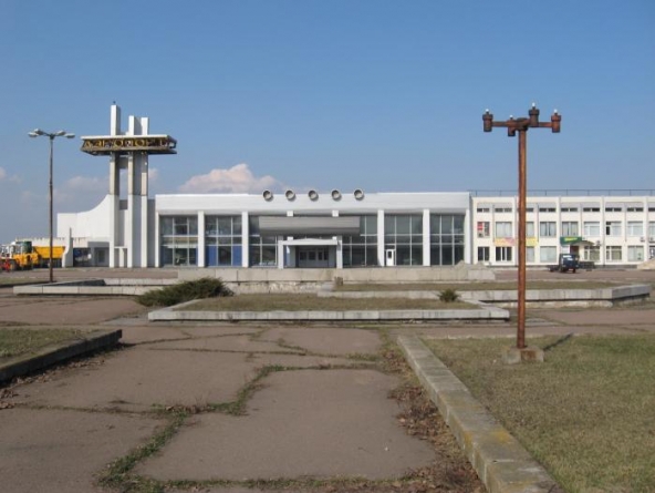 Злітну смугу аеропорту відремонтують вже цього року