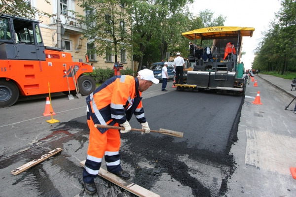 Дотримуватись графіку ремонтних робіт на дорогах міста вимагає Анатолій Бондаренко