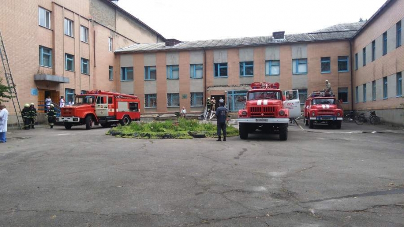 У палаті з хворими почалася пожежа: у двох ЦРЛ Черкащини пройшли навчання рятувальників