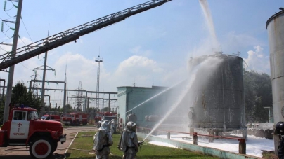 Гасити пожежі на енергетичних об’єктах тренувалися черкаські рятувальники