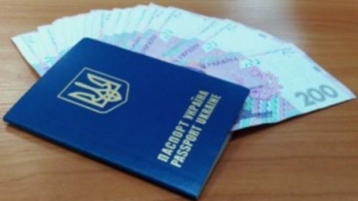 Суддя із Черкащини “допомагала” іноземцям отримувати українські паспорти