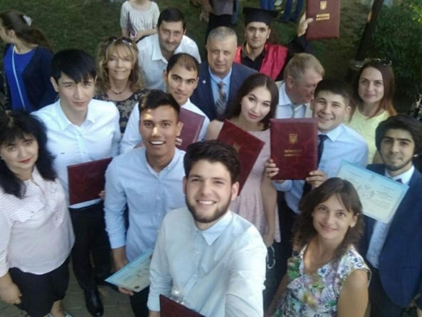 Студенти-іноземці отримали дипломи ЧДТУ