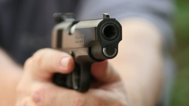 Злодій на ринку в Черкасах відстрілювався з нібито позиченого пістолета