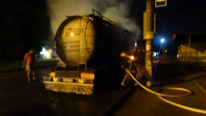 У Смілі під час руху загорівся молоковоз