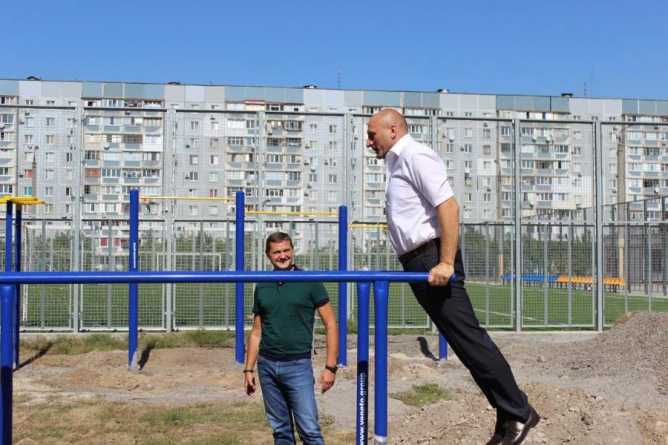 Завдяки “батьківщинівцям” у Черкасах встановлено спортивні тренажери