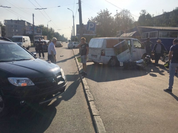 У Черкасах авто збило мотоцикліста (ФОТО)