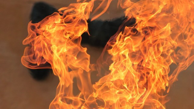 На Черкащині під час пожежі ледь не загинули вагітна жінка та немовля