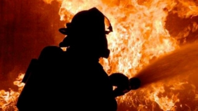 В Черкасах від вогню рятували трьох дітей та їхню матір