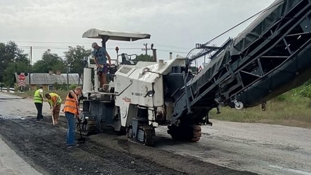 Жителі черкаського села погрожують перекрити залізницю, аби пришвидшити ремонт автотраси (ВІДЕО)