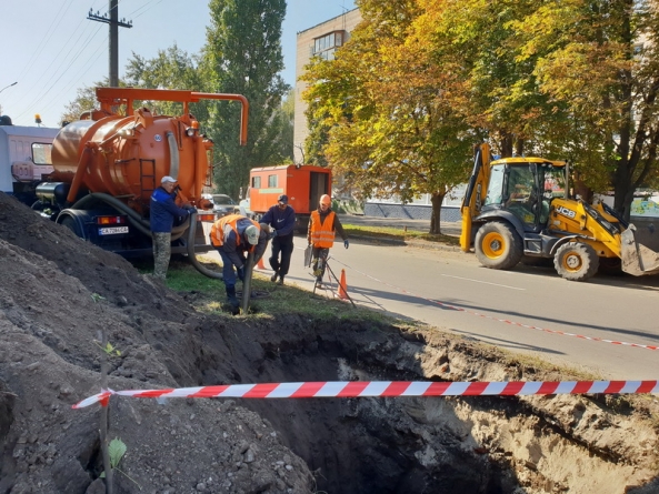 На одній з вулиць водоканалівці замінили трубопровід