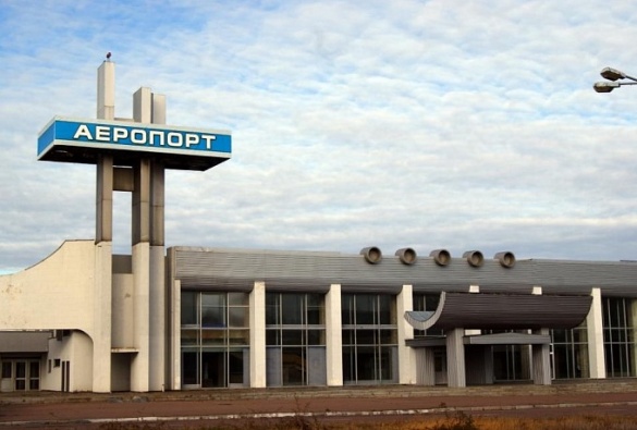 Черкаський аеропорт передав місту оскол для ремонту дороги