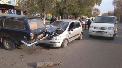 У потрійній ДТП у Черкасах постраждала дівчина