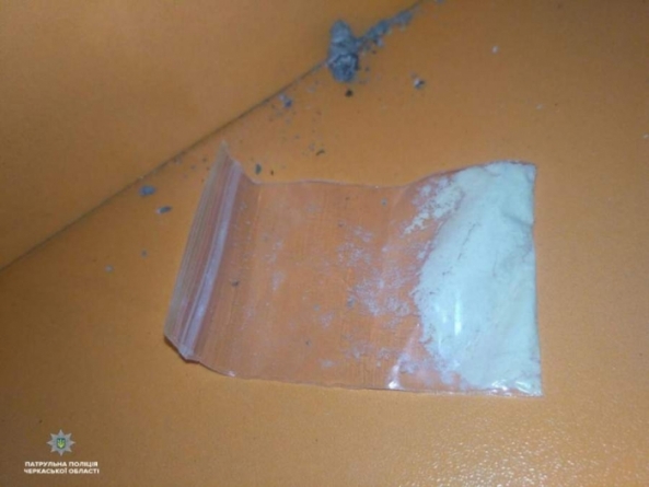 У гральних закладах Черкас поліцейські виявили гравців з наркотиками