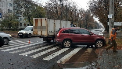 У Черкасах на пішохідному переході збили людину (фото)