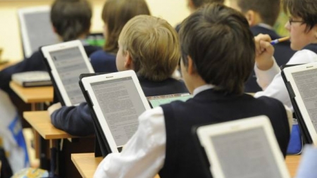 У Черкаські школи доставляють планшети