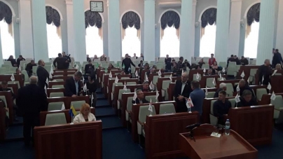 Депутати Черкаської облради не змогли зібратися, щоб прийняти рішення проти підняття тарифів