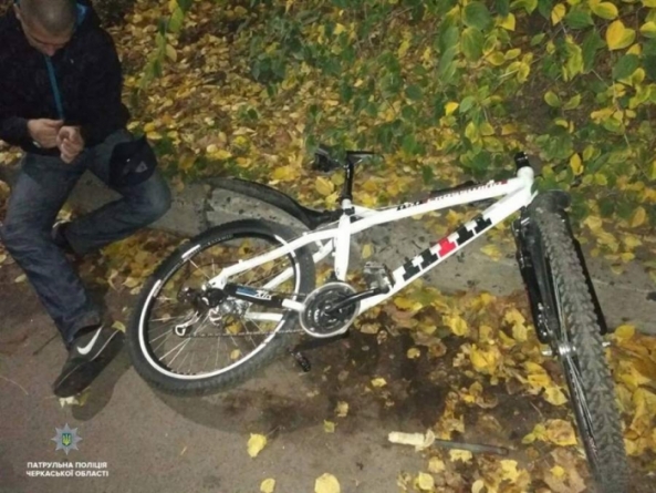 У Черкасах поліцейські по гарячим слідам затримали велокрадія