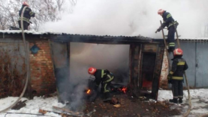 На Черкащині під час пожежі в гаражі загинув чоловік (фото)