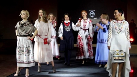 Вбрання від черкаських дизайнерів продемонстрували на показі “Українські амазонки” (відео)