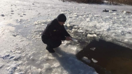 Черкаських рибалок просять бути обережними на льоду