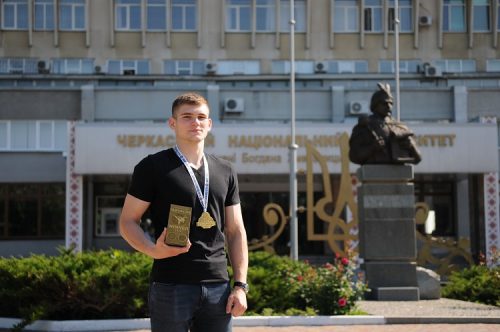 Черкаського спортсмена визнали одним з найкращих кікборсерів України