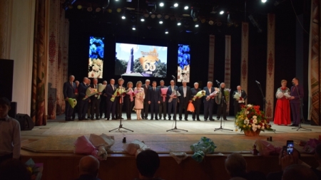 Нагороди, короваї і концерт: як урочисто відзначили 65-річчя Черкащини (фото)