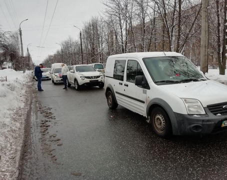 У Черкасах сталася ДТП за участі трьох автівок