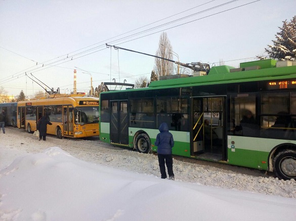 Сьогодні в одному з районів Черкас зупинилися тролейбуси (фотофакт)
