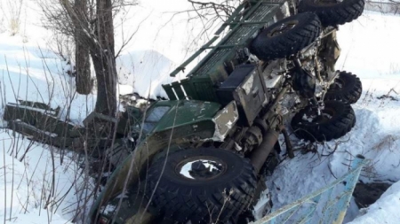На Черкащині перекинулась вантажівка з боєприпасами (фото)