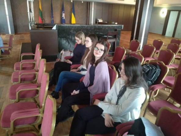 Учениця черкаської гімназії перемогла у конкурсі англомовного красномовства