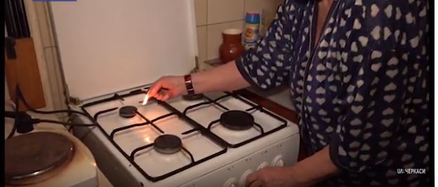 Мешканці черкаського будинку два тижні живуть без газу (відео)