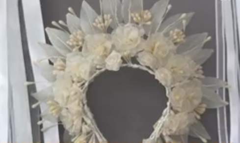 У Черкасах майстрині власноруч виготовляють традиційні весільні вінки (відео)