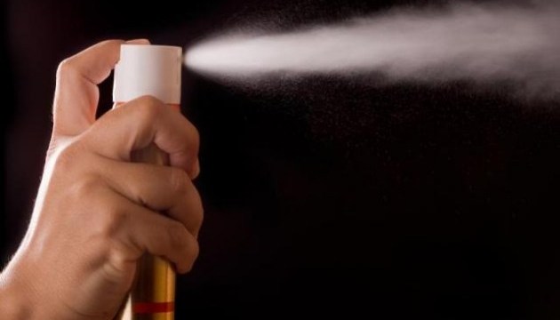 В одній із шкіл Сміли евакуювали учнів через розпилення невідомої речовини (відео)