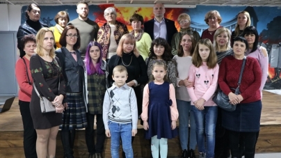 Анатолій Бондаренко нагородив двох матерів-героїнь