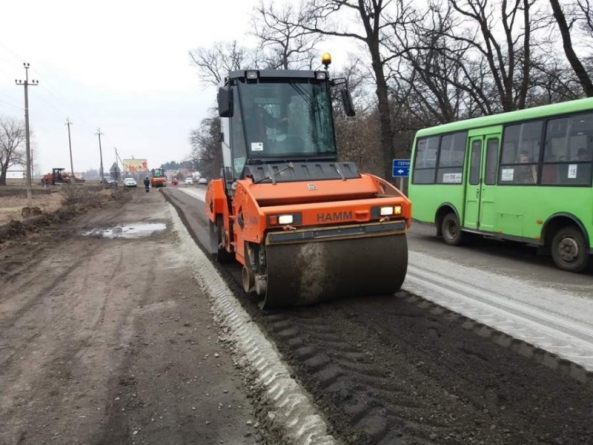 Поблизу Геронимівки Черкаського району ремонтують дорогу