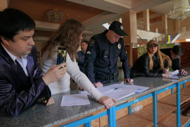 Порядок на виборчих дільницях Черкащини забезпечують 2 тисячі правоохоронців