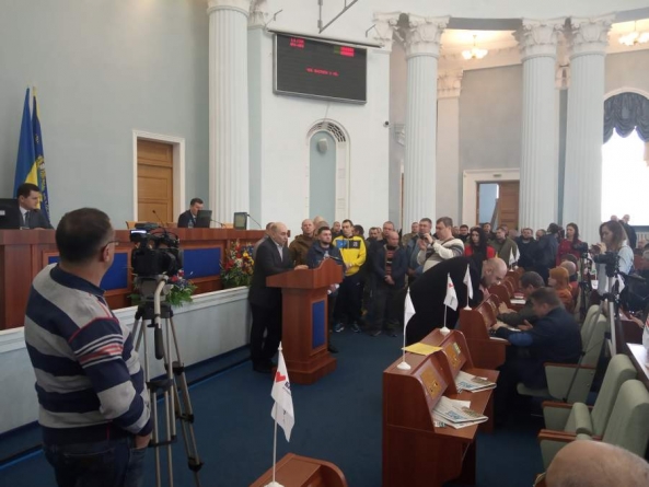На сесії Черкаської облради просили пільг для АТОвців на розмитнення євроблях