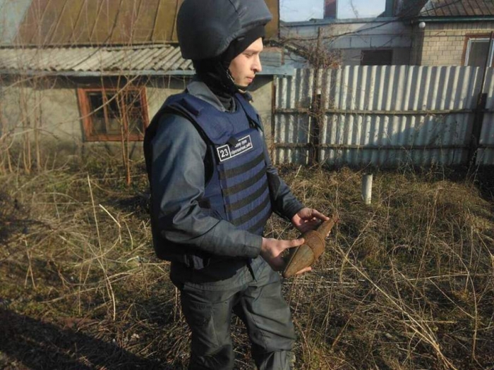 На Черкащині рятувальники знищили гранату (фото)