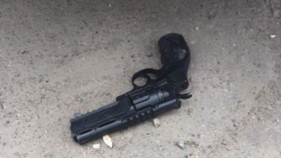 На Черкащині відвідувач кафе погрожував оточуючим пневматичною зброєю