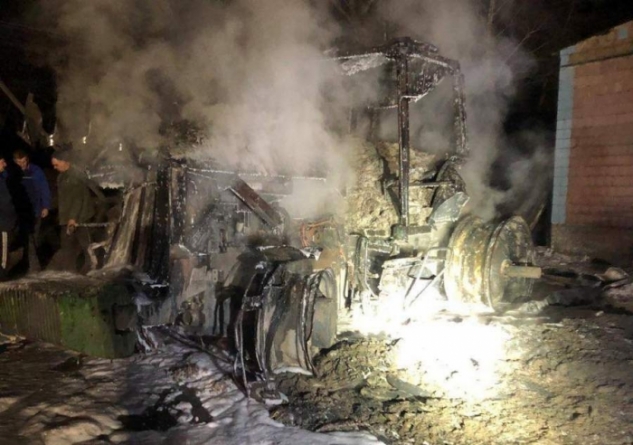 За добу на Черкащині від пожежі постраждали автомобіль і трактор (відео)