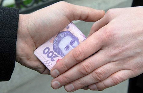 Посадовця Черкаської ОДА звинувачують у заволодінні бюджетними коштами