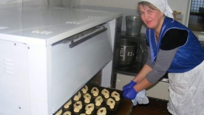 У одній з громад Черкащини випікають диво-пиріжки для школярів