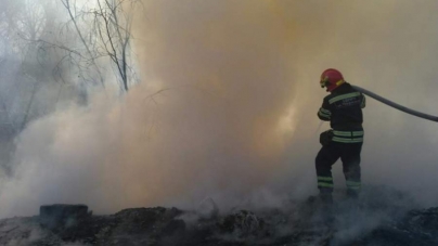 Черкаські вогнеборці ліквідували пожежі сухої трави (відео)