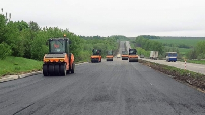 На Жашківщині ремонтують дорогу Київ-Одеса